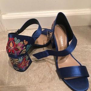 Embroiled blue dress shoes